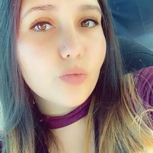 Meet your Posher, Dania